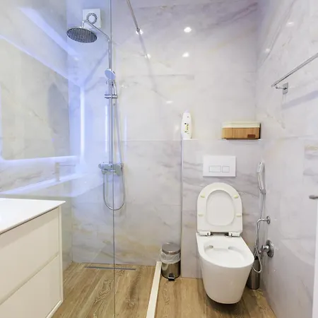 Syncron In The Center Of Apartment Tirana