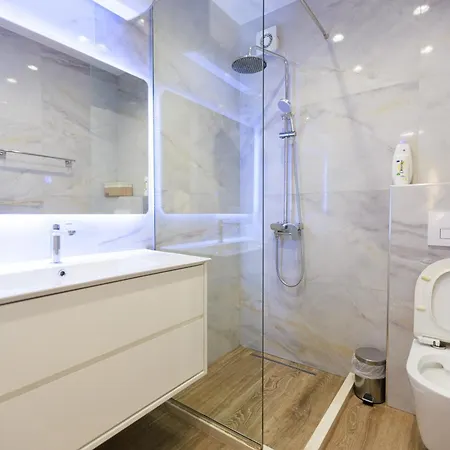 Syncron In The Center Of Apartment Tirana