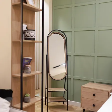 Syncron In The Center Of