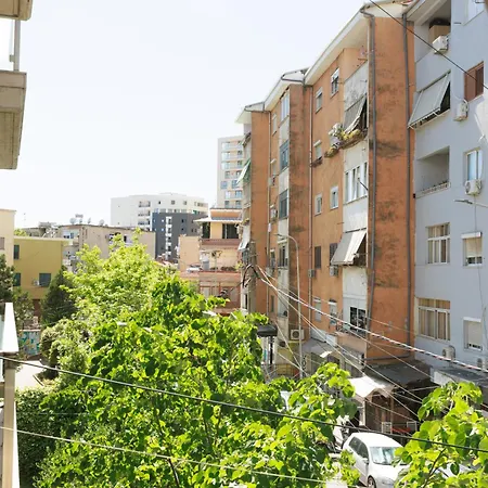 Daire Syncron In The Center Of Tiran