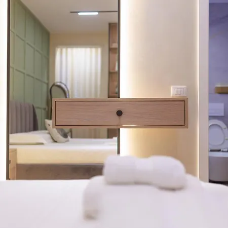 Syncron In The Center Of