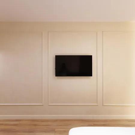 Syncron In The Center Of * ティラナ