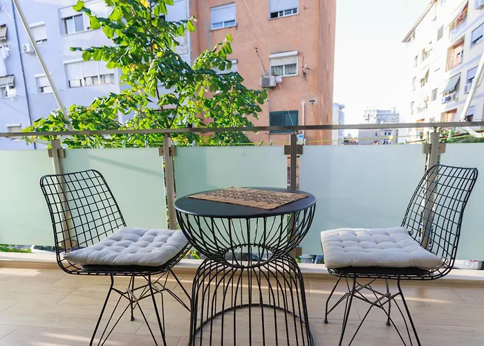 Syncron In The Center Of Apartman *