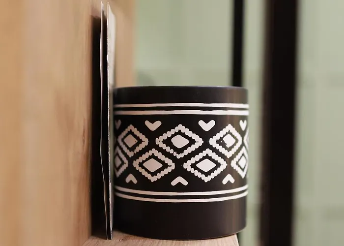 Syncron In The Center Of * 地拉那