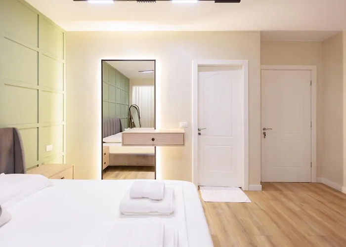 Syncron In The Center Of Apartman Tirana