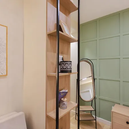 Syncron In The Center Of * Tirana