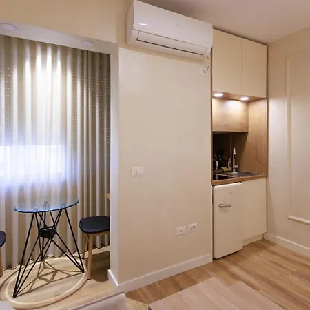 Syncron In The Center Of Apartment