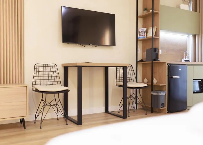 Syncron In The Center Of * Τίρανα