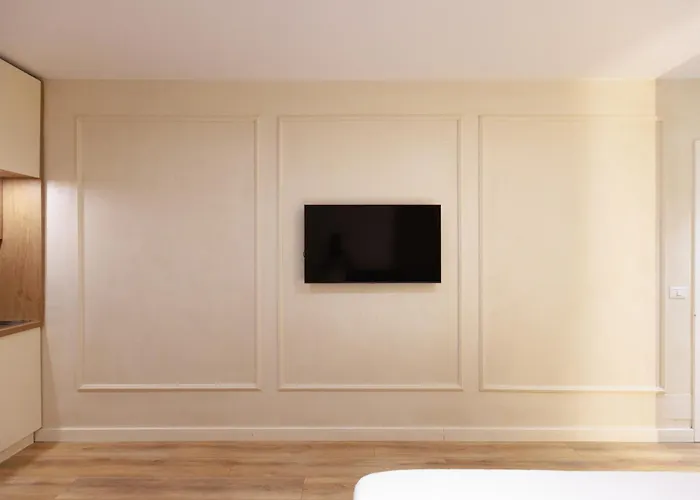 Syncron In The Center Of * Τίρανα